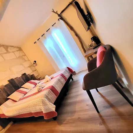 B&B Manade Saint Louis Mas De La Paix 보베르